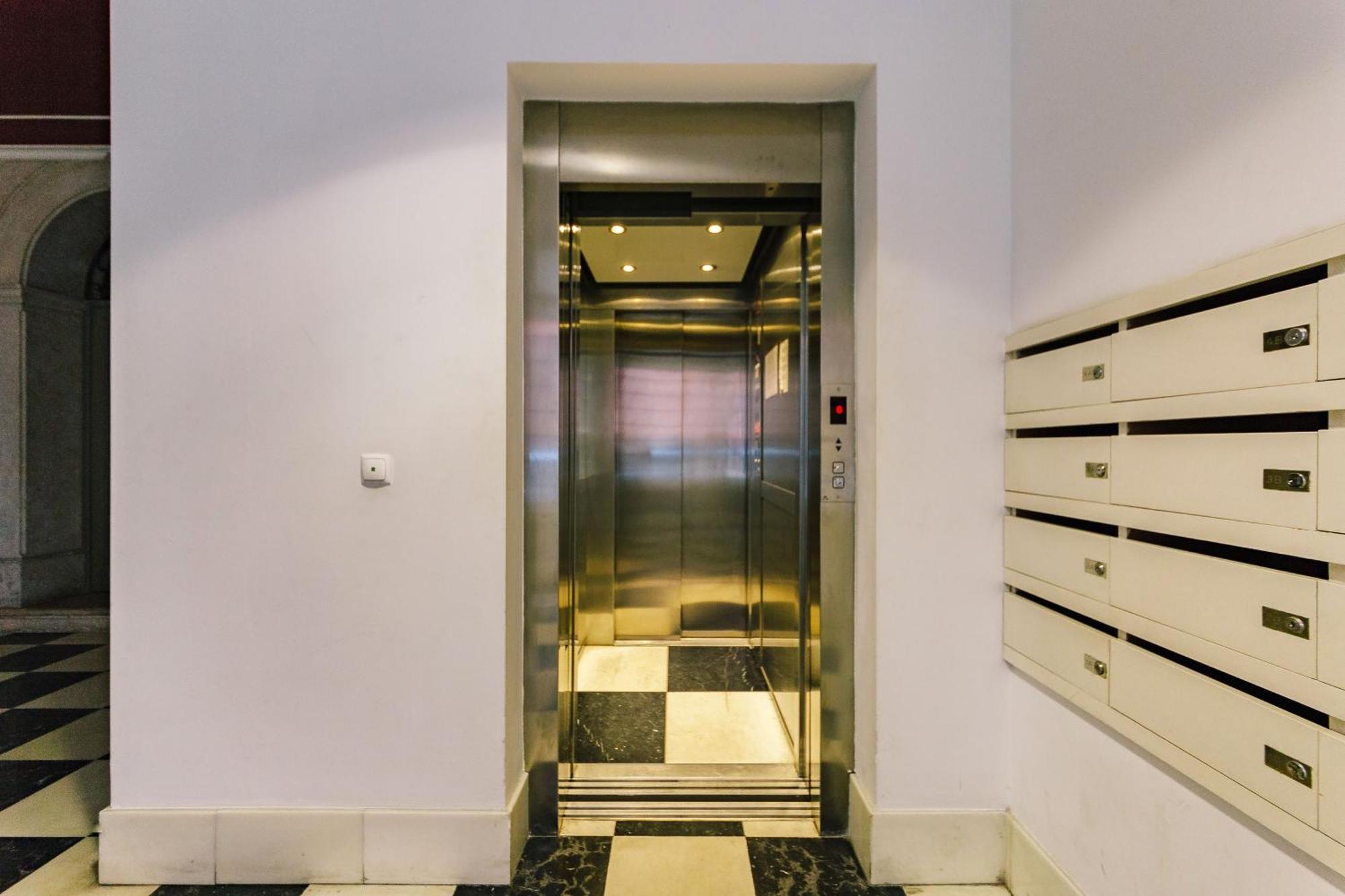 Chiado 2 Bedroom Elegant Apartment Lisboa Kültér fotó